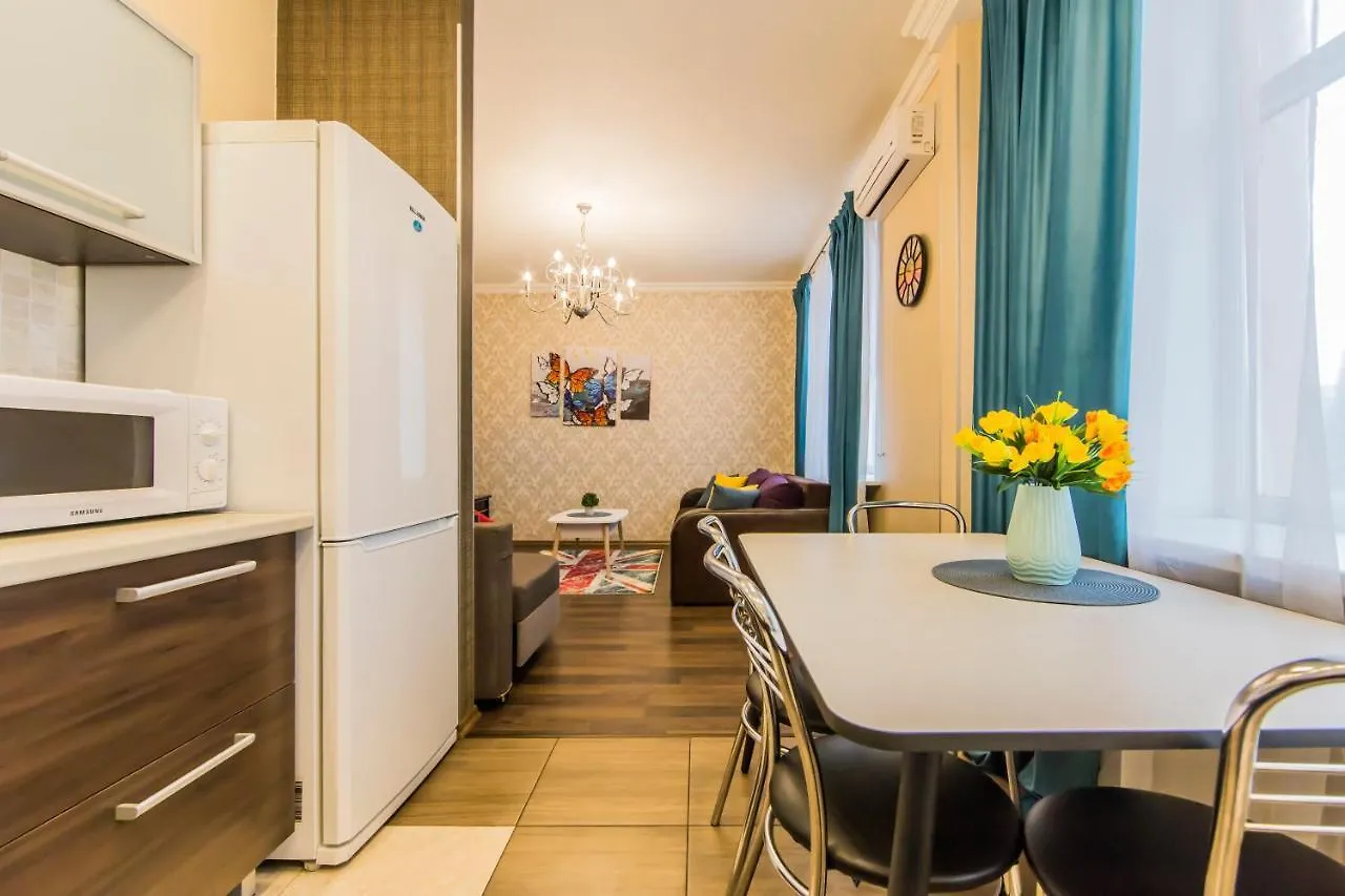 2К Квартира На Басейній, Трц Гуллівер Kiev Daire