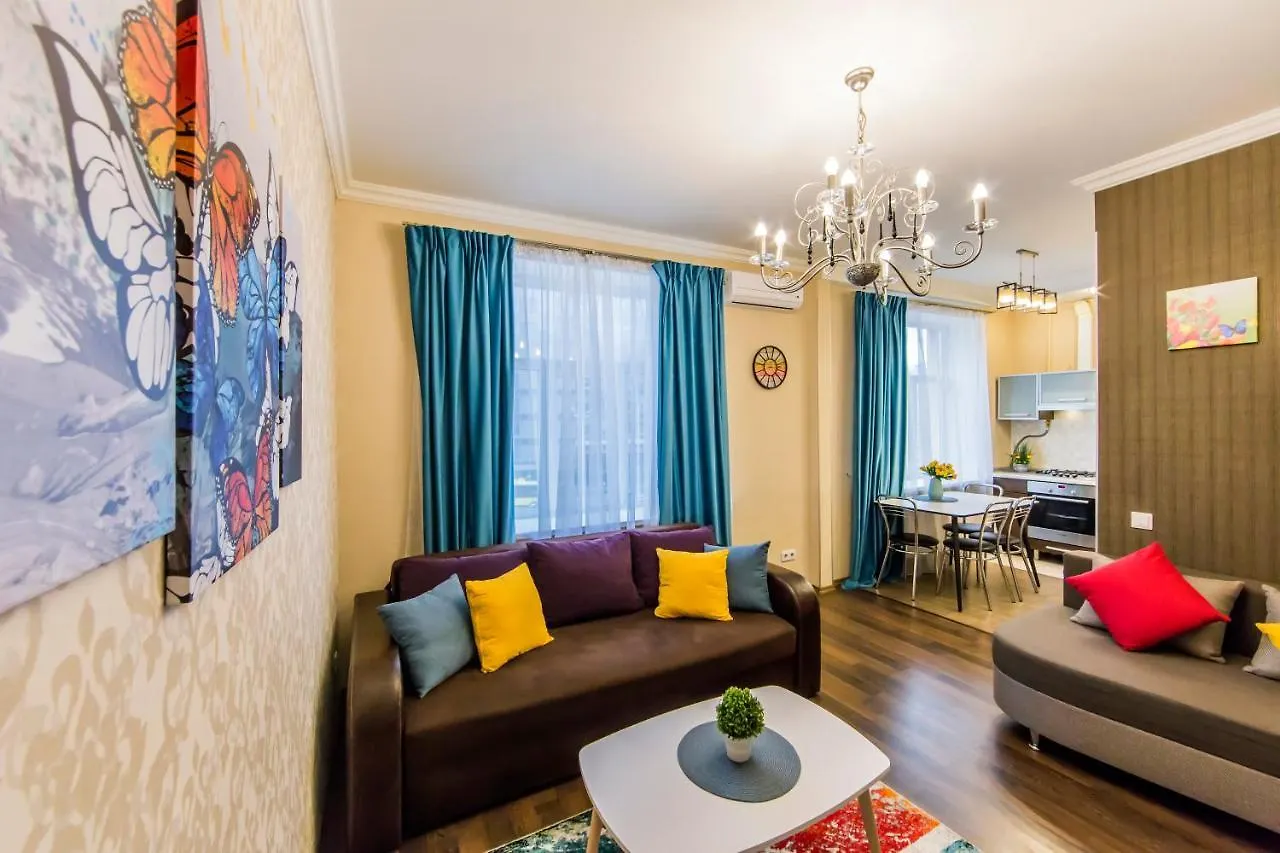 2К Квартира На Басейній, Трц Гуллівер Kiev Daire